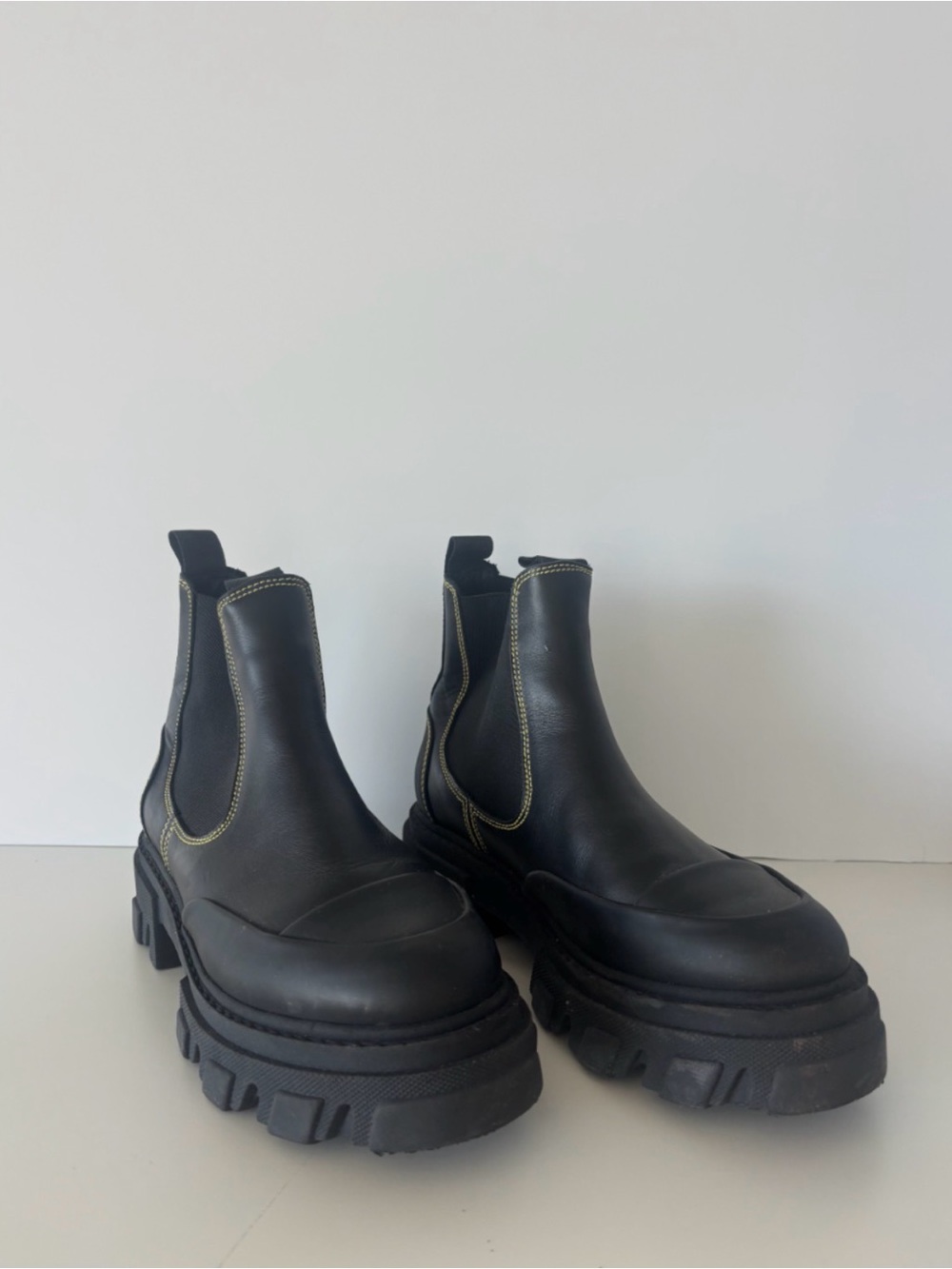 Ganni Low Chelsea Boots - Picture 2 of 3